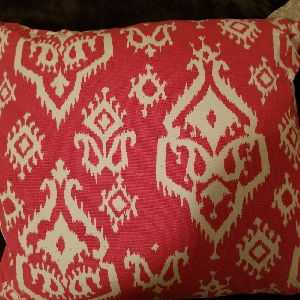 Pillow - Picture 2 of 3